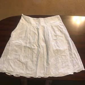 Beautiful lined white eyelet skirt—women’s size 4